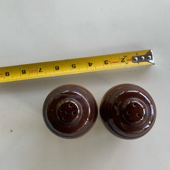 Vintage Salt & Pepper Shakers - Picture 6 of 6